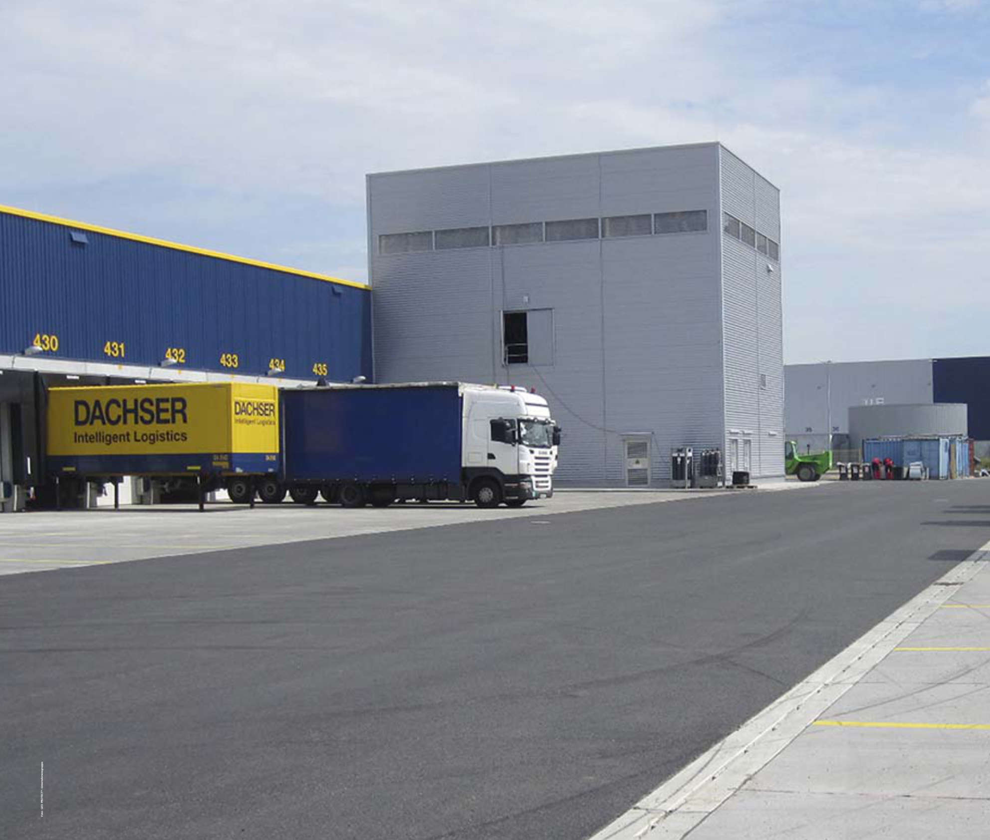 Logistikhalle Dachser, GEO PROTECT®-Referenz zur Behandlung von Niederschlagswasser.