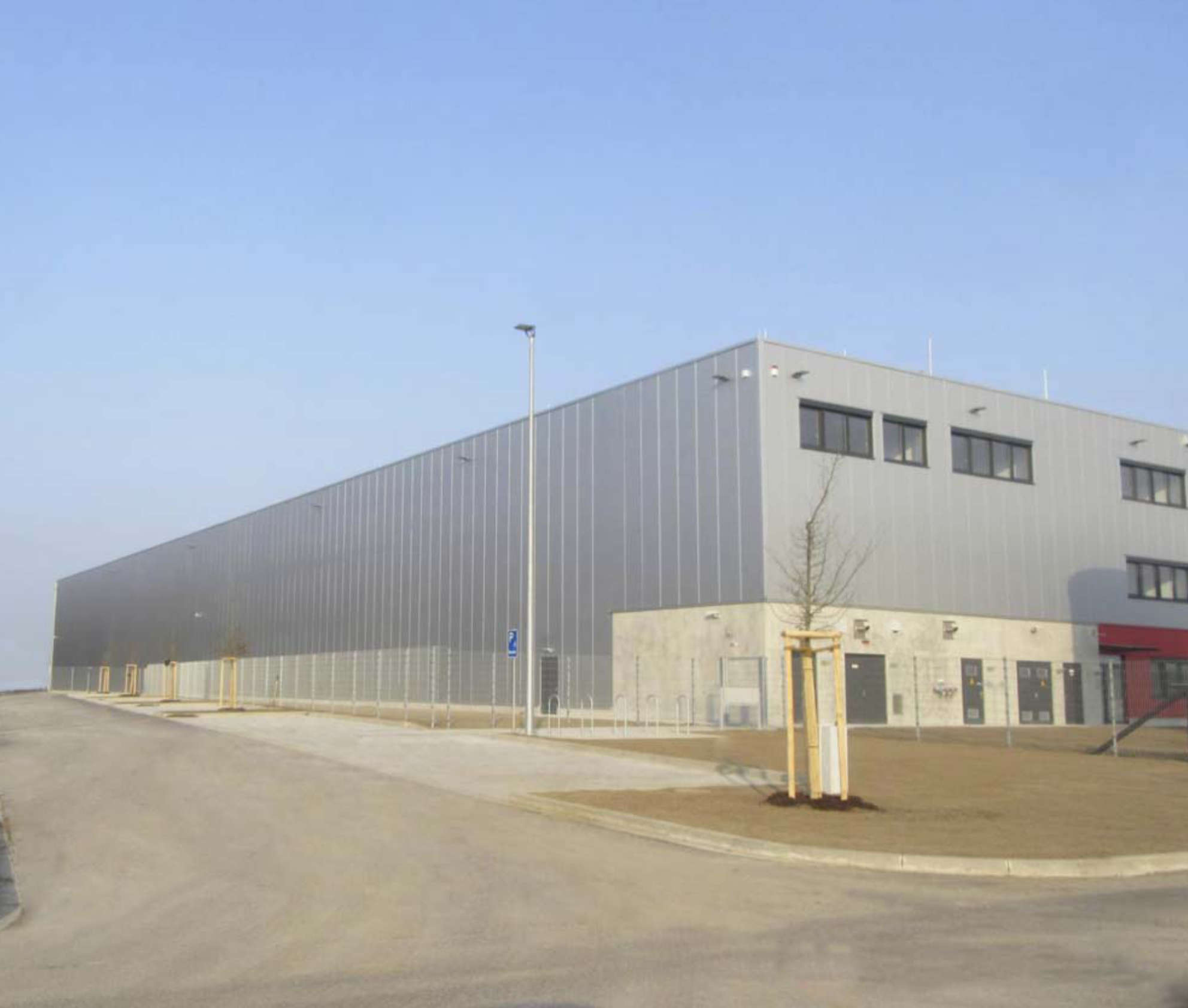 Logistikhalle der Firma Mühlschlegel, GEO PROTECT®-Referenz zur Rückhaltung und Abflusssteuerung von Niederschlagswasser.