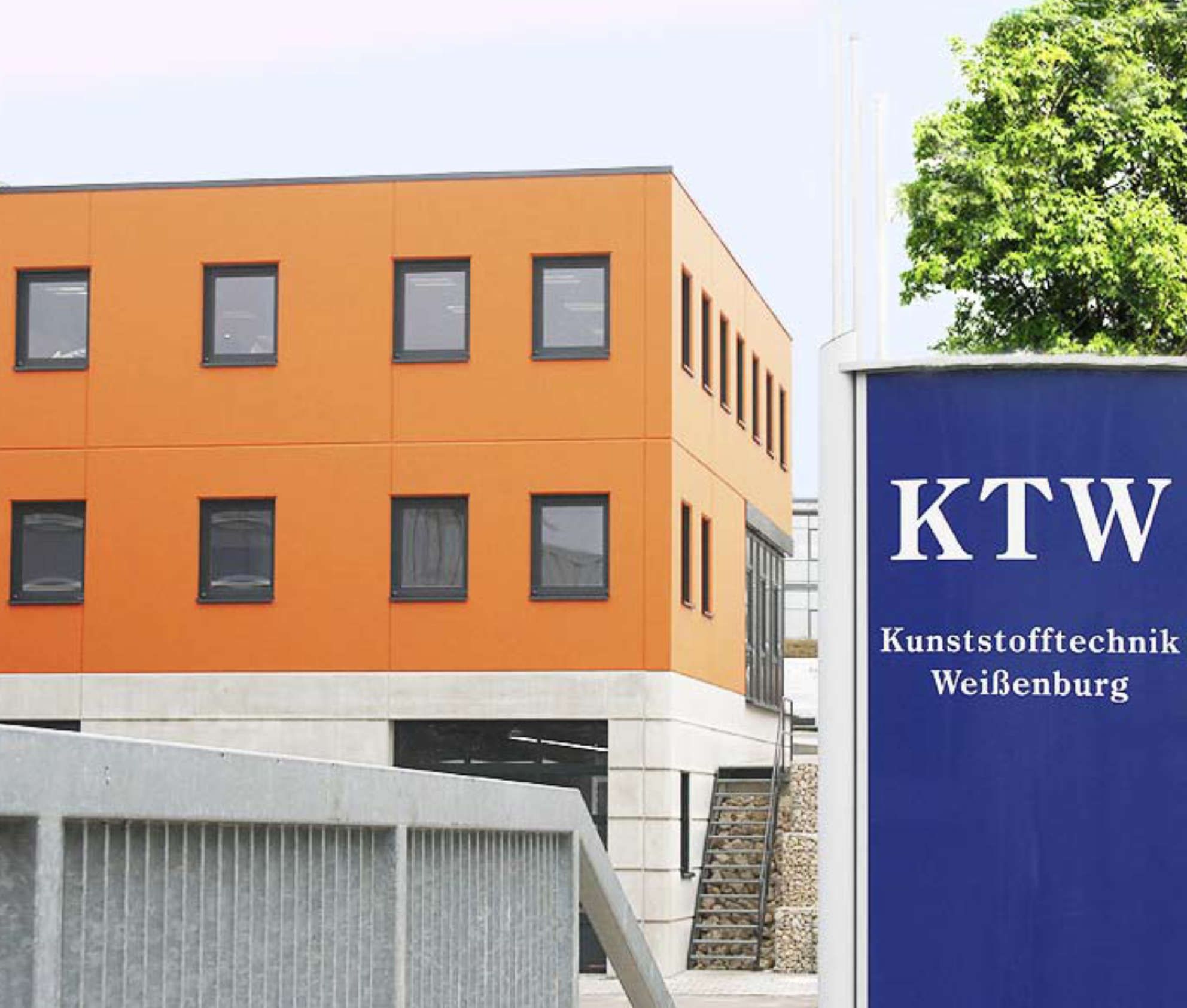 Firmenstandort KTW, GEO PROTECT®- Referenz zur Nutzung, Löschwasservorhaltung und Versickerung von Niederschlagswasser.